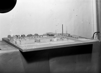 834580 Afbeelding van een maquette voor het nieuwe N.S.-station Amsterdam Sloterdijk te Amsterdam.